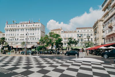 Cannes · La Croisette